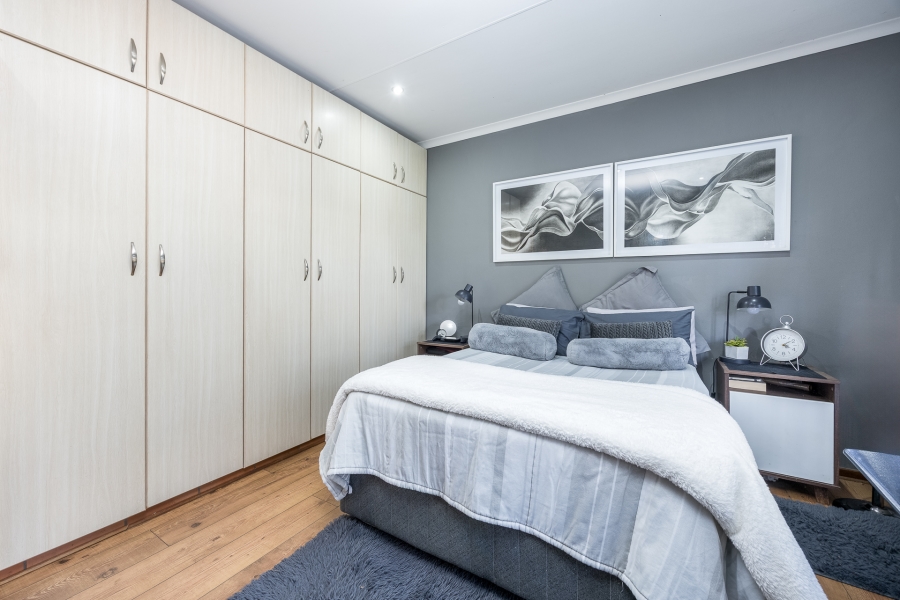 6 Bedroom Property for Sale in Brackenfell South Western Cape